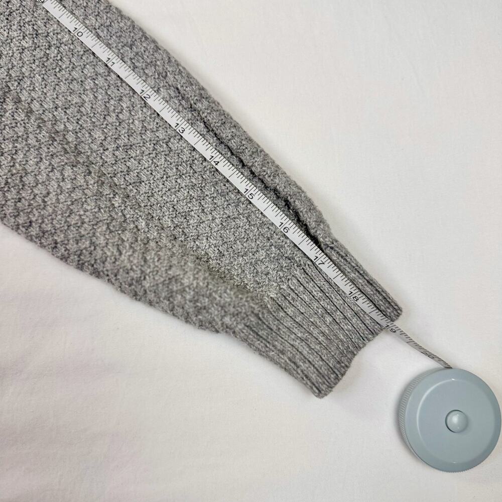 Hollister Gray Cable Knit Cardigan Women’s Medium Chunky Cotton Cozy Coastal - Picture 14 of 15